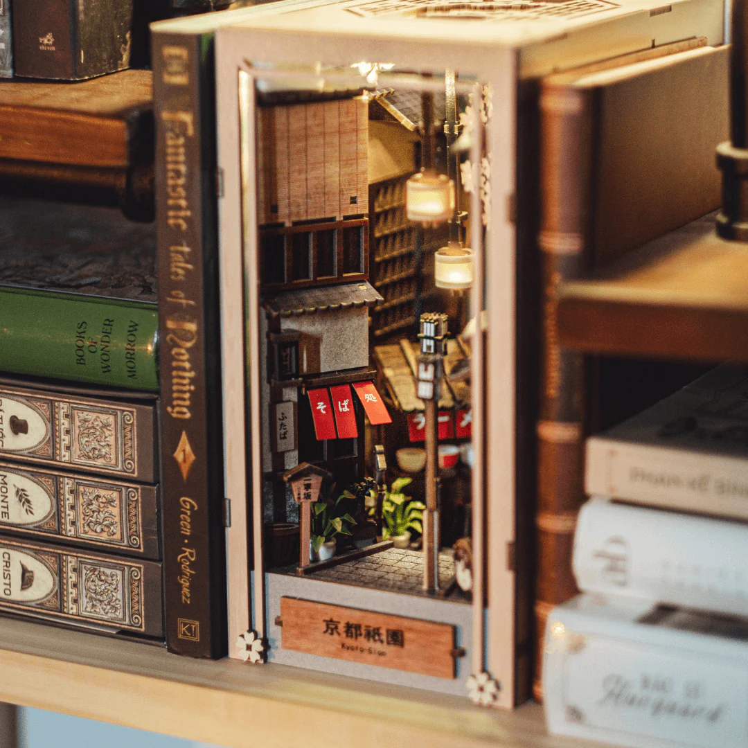 Kyoto Gion Book Nook Kit - Image 13